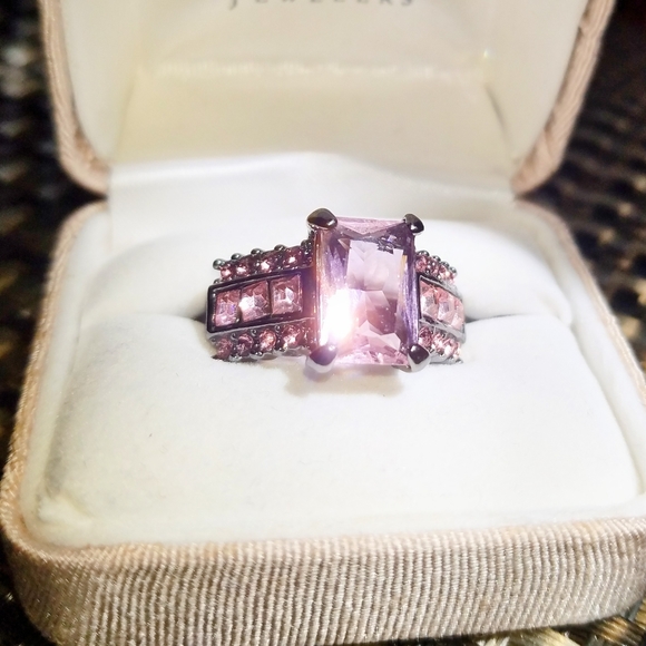 Pink Saphire Emerald cut gemstone, gunmetal ring size 6, PRICE REDUCED! - Picture 6 of 13